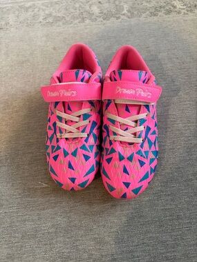 Kids Pink Patterned Soccer Cleats